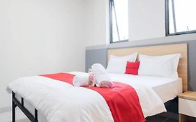 RedDoorz Plus near Taman Anggrek Mall